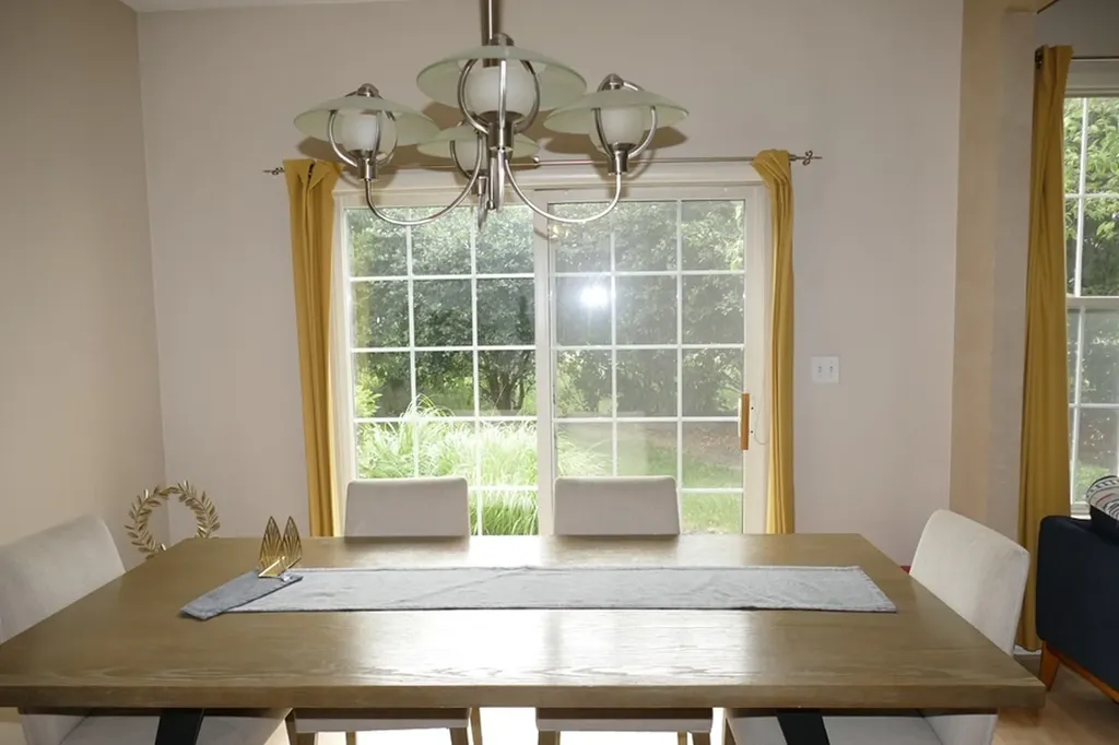 1995 Golden Gate Lane Naperville IL 60563