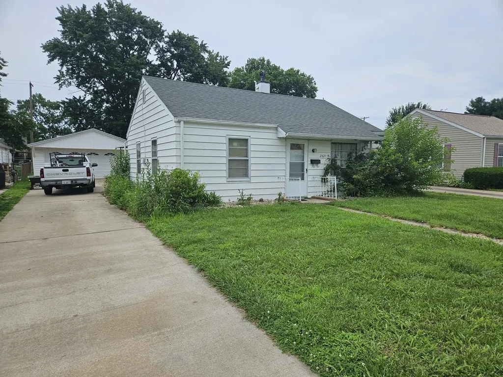 2521 Oak Street Quincy IL 62301