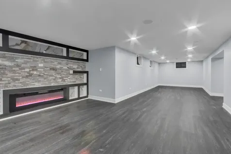 930 East 161st Place South Holland IL 60473
