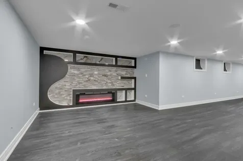 930 East 161st Place South Holland IL 60473
