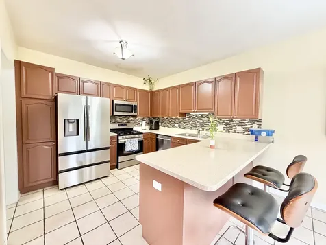356 North West Pointe Drive Vernon Hills IL 60061