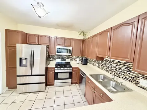 356 North West Pointe Drive Vernon Hills IL 60061