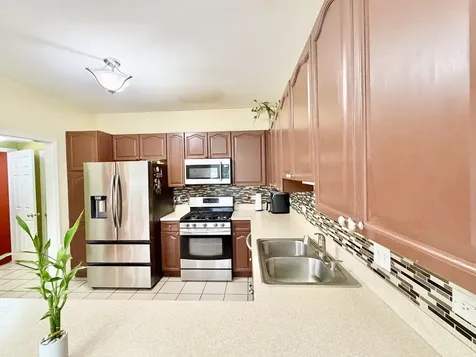 356 North West Pointe Drive Vernon Hills IL 60061