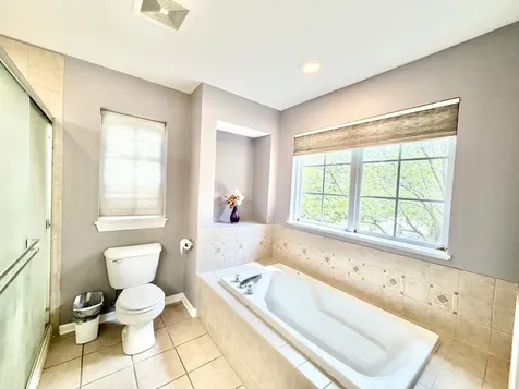356 North West Pointe Drive Vernon Hills IL 60061