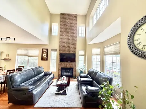 356 North West Pointe Drive Vernon Hills IL 60061