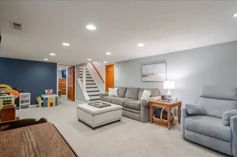 111 Loren Street Washington IL 61571