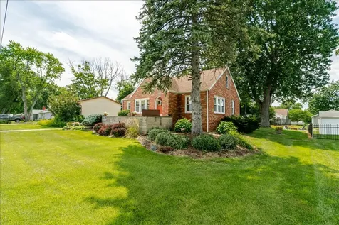 111 Loren Street Washington IL 61571