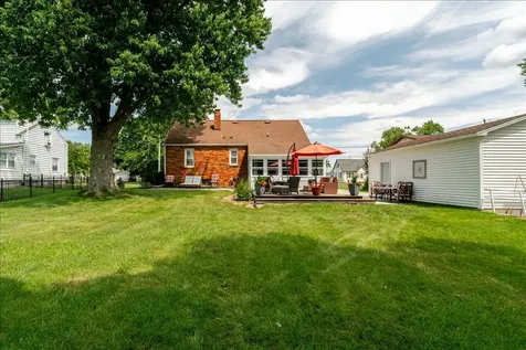 111 Loren Street Washington IL 61571