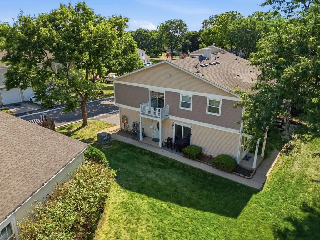 1323 Braver Court Wheeling IL 60090