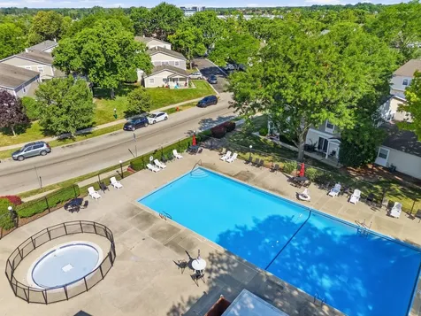 1323 Braver Court Wheeling IL 60090