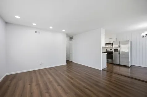 1323 Braver Court Wheeling IL 60090