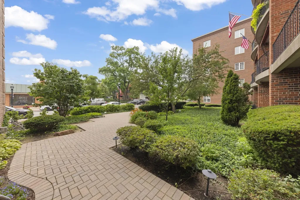 515 North Main Street Glen Ellyn IL 60137