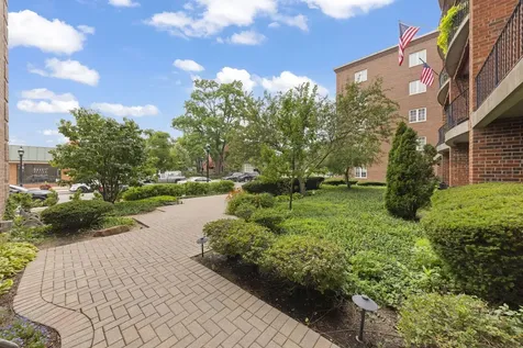 515 North Main Street Glen Ellyn IL 60137