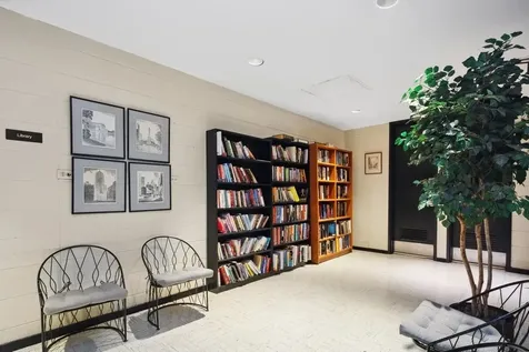 1310 North Ritchie Court Chicago IL 60610
