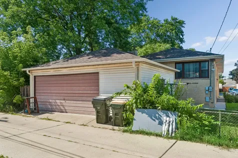 7017 West Jarvis Avenue Niles IL 60714