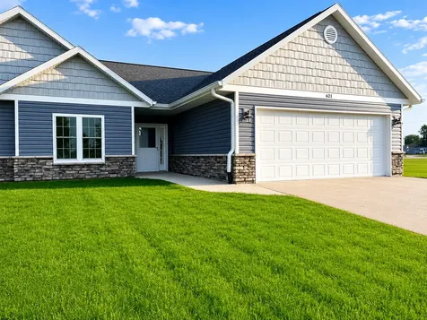 621 East Hewitt Street Forreston IL 61030