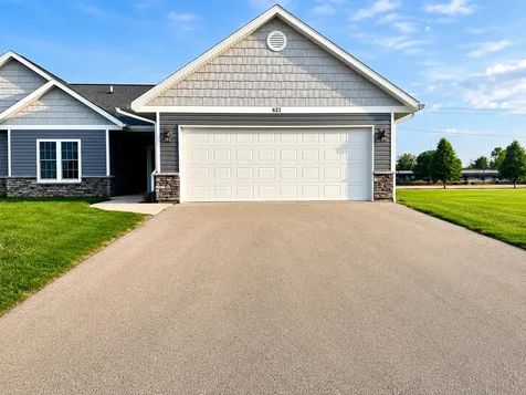 621 East Hewitt Street Forreston IL 61030