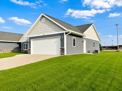621 East Hewitt Street Forreston IL 61030