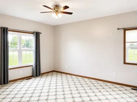 621 East Hewitt Street Forreston IL 61030