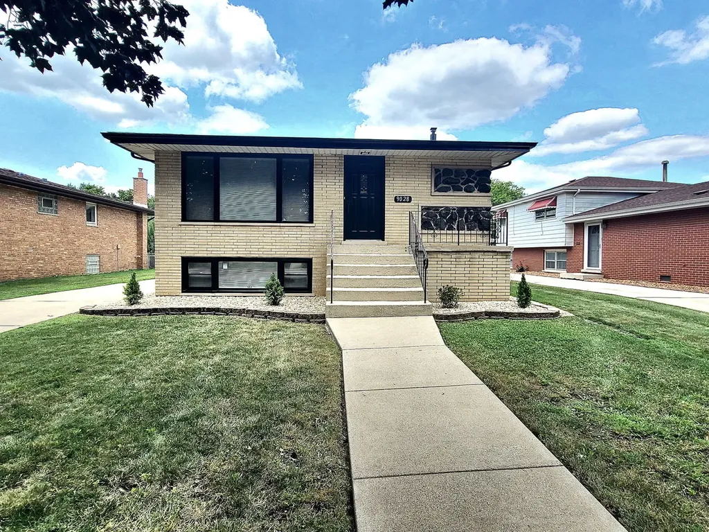 9028 Meade Avenue Oak Lawn IL 60453