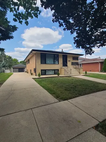 9028 Meade Avenue Oak Lawn IL 60453
