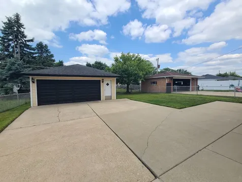 9028 Meade Avenue Oak Lawn IL 60453
