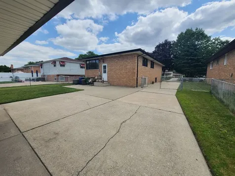 9028 Meade Avenue Oak Lawn IL 60453