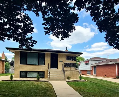 9028 Meade Avenue Oak Lawn IL 60453