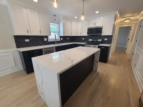 9028 Meade Avenue Oak Lawn IL 60453