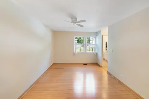 645 Stout Court Gurnee IL 60031