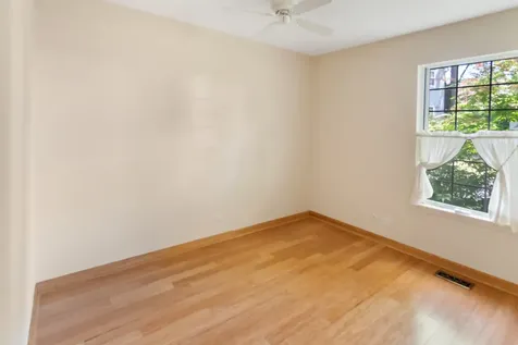645 Stout Court Gurnee IL 60031