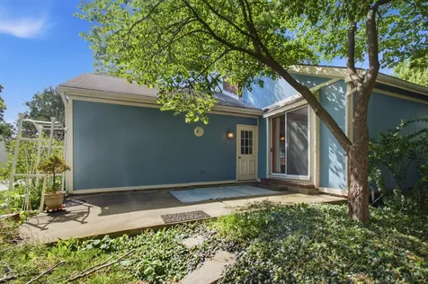 645 Stout Court Gurnee IL 60031