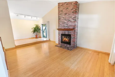 645 Stout Court Gurnee IL 60031