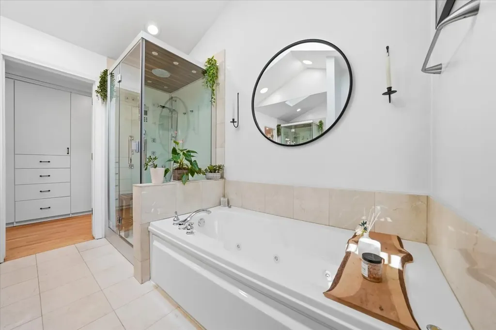 344 West Scott Street Chicago IL 60610