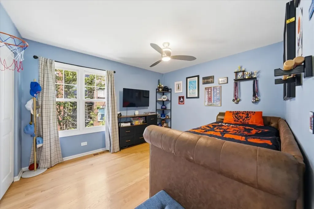 344 West Scott Street Chicago IL 60610