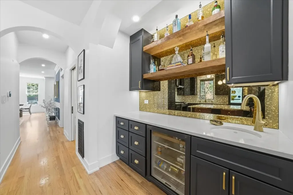 344 West Scott Street Chicago IL 60610