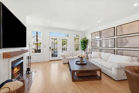344 West Scott Street Chicago IL 60610