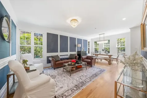 344 West Scott Street Chicago IL 60610
