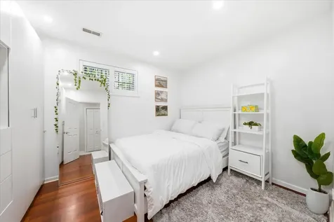 344 West Scott Street Chicago IL 60610