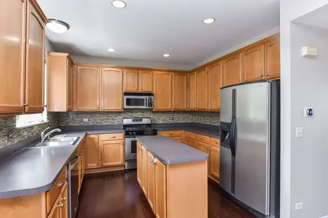 554 Declaration Lane Aurora IL 60502