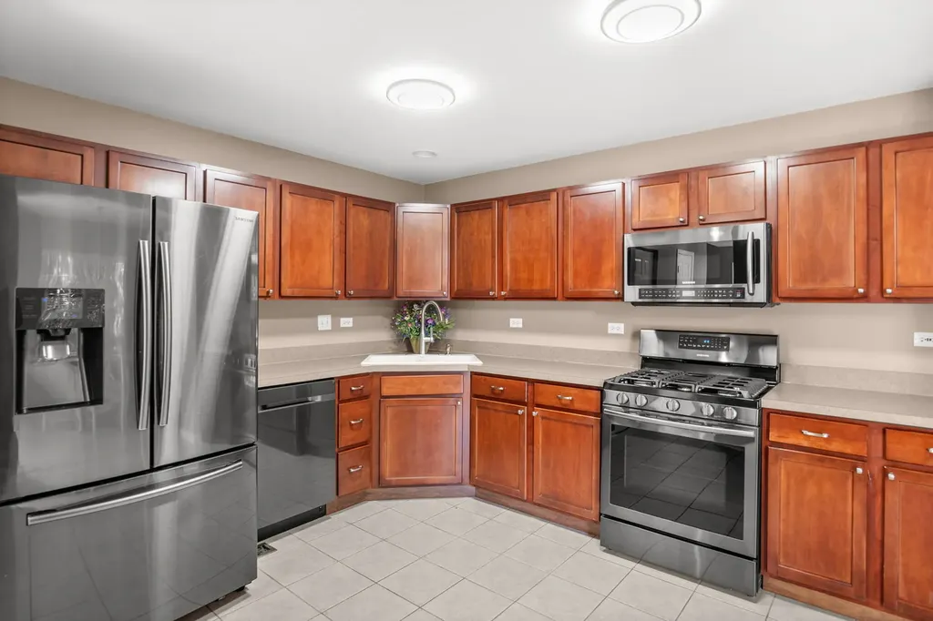 2222 Foxmoor Lane Aurora IL 60502