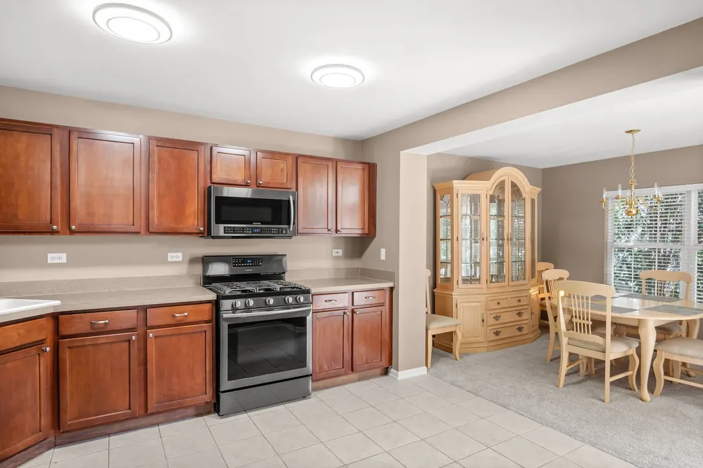 2222 Foxmoor Lane Aurora IL 60502