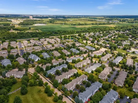 2222 Foxmoor Lane Aurora IL 60502