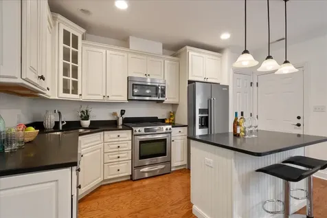 2536 Mcdaniel Avenue Evanston IL 60201