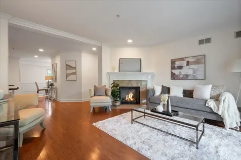 2536 Mcdaniel Avenue Evanston IL 60201