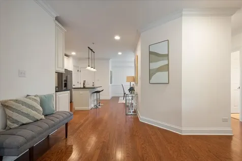 2536 Mcdaniel Avenue Evanston IL 60201