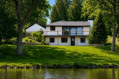 34803 North Hiawatha Trail Mchenry IL 60051