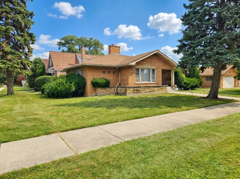 8059 South Sawyer Avenue Chicago IL 60652