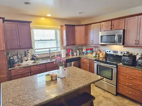 8059 South Sawyer Avenue Chicago IL 60652