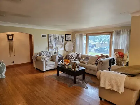 8059 South Sawyer Avenue Chicago IL 60652